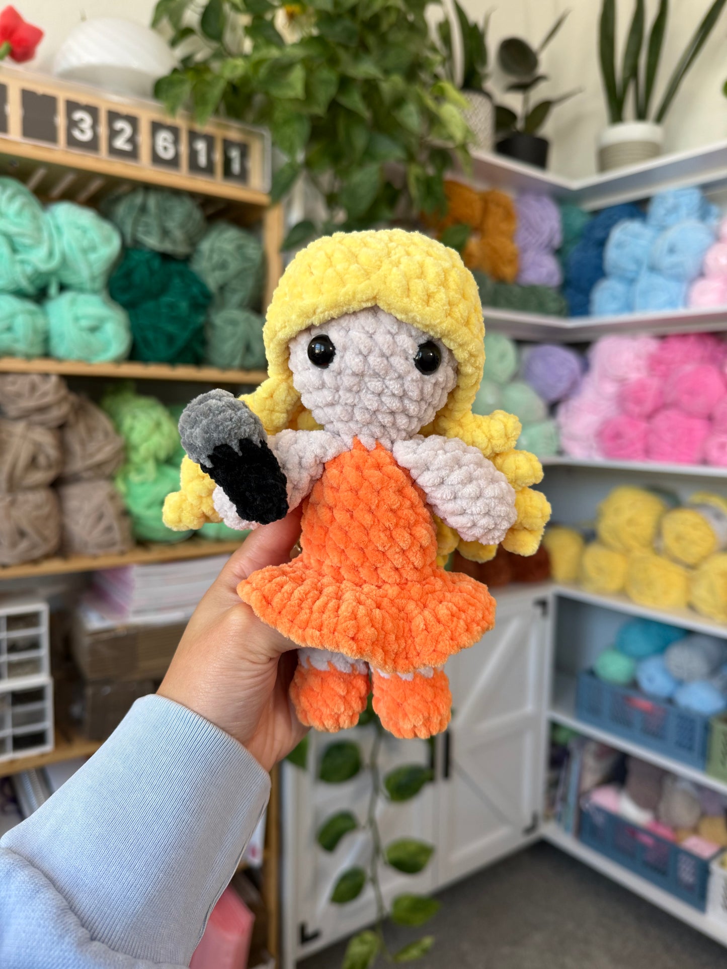 Mini Singer Plushie
