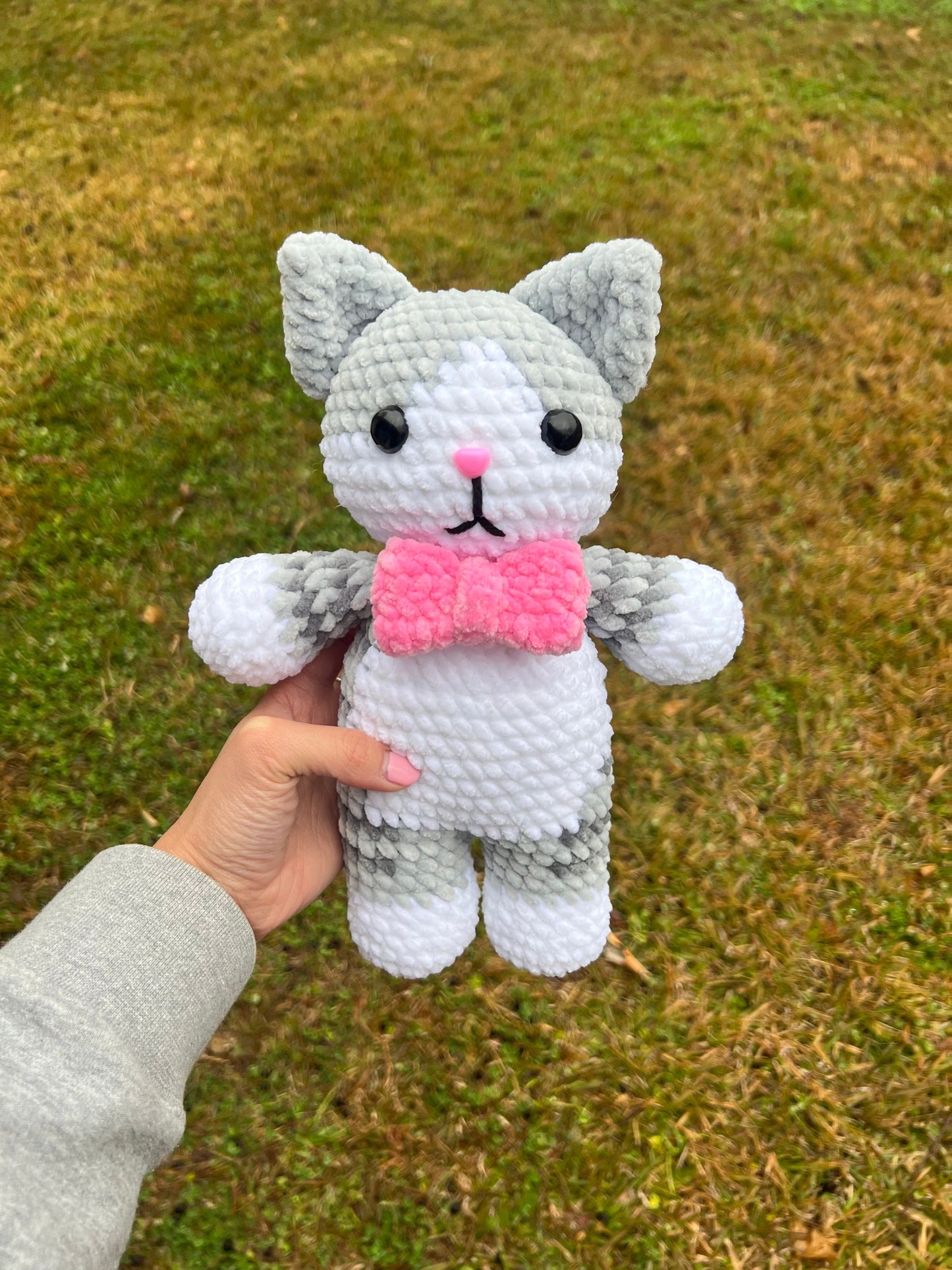 Cat Crochet Pattern with Bow Tie (Low Sew) Crochet Pattern