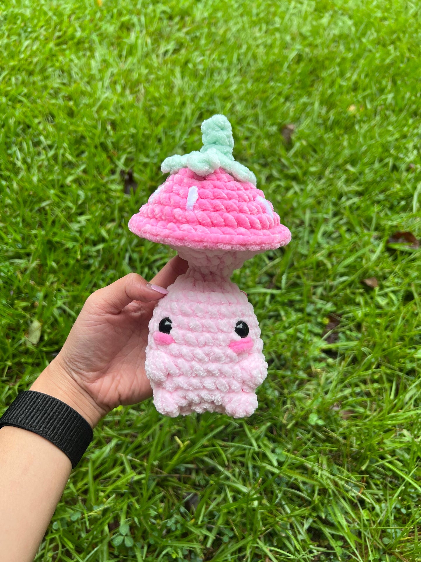 Strawberry Mushroom Pop Crochet Pattern (Low Sew)